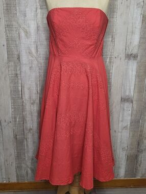 Whitehouse Black Market Strapless Cotton Dress. Size 8. New